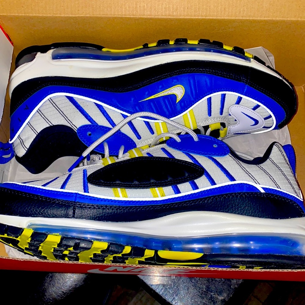 Men’s Nike Air Max 98 brand new never worn size 11.5